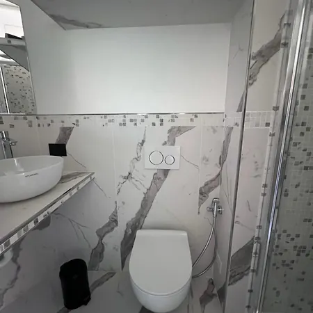 Apartamento Nuovo Ed Elegante In Zona Bocconi *